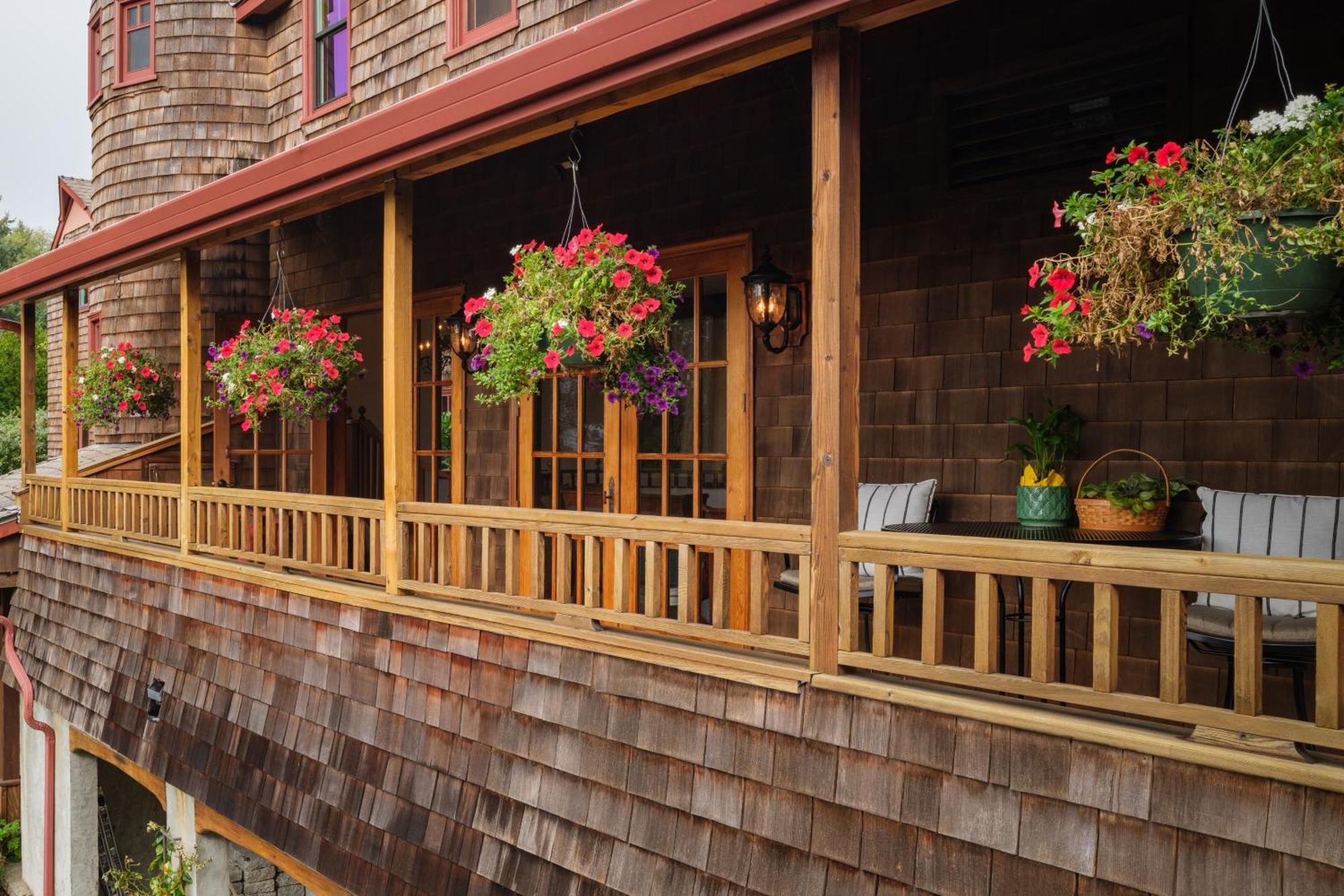 And Retreat Bed & Breakfast
