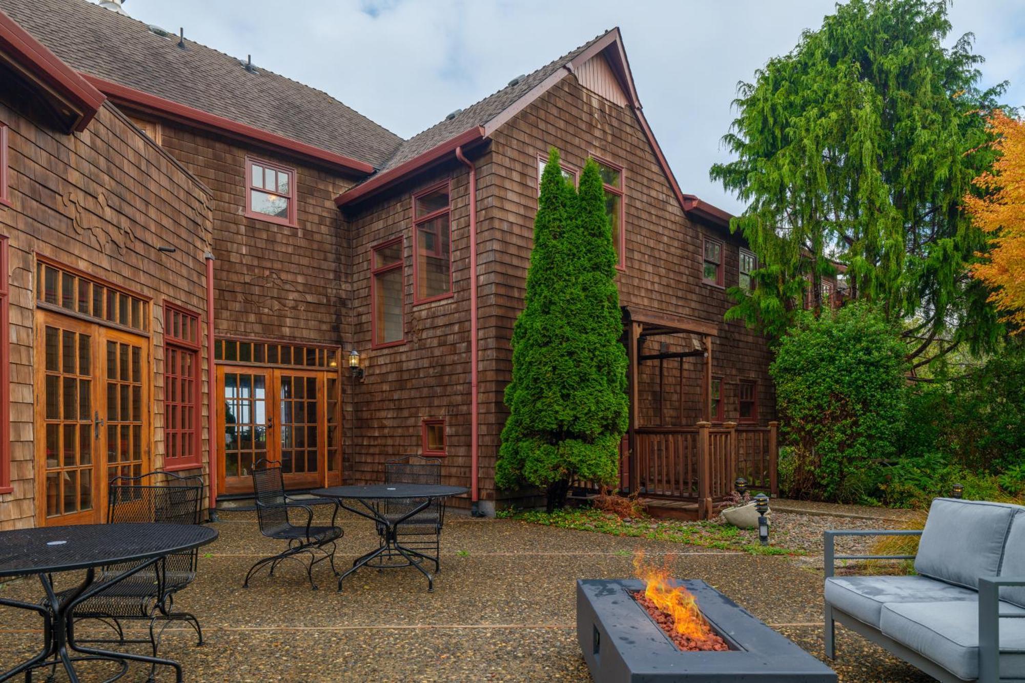 And Retreat Bed & Breakfast Arch Cape
