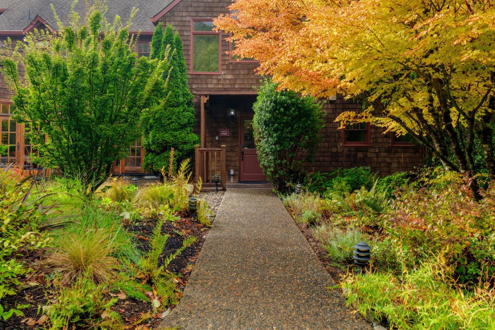 And Retreat Bed & Breakfast